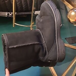 UGG ultimate short black boot
